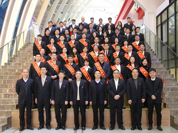 0223環保集團召開年度工作會議暨表彰大會合影留戀.jpg