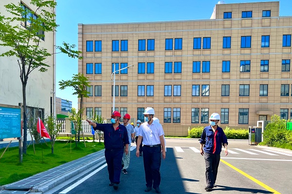 06290701環保集團黨委書記、副董事長、總經理吳剛帶隊赴春暉固廢調研指導.jpg